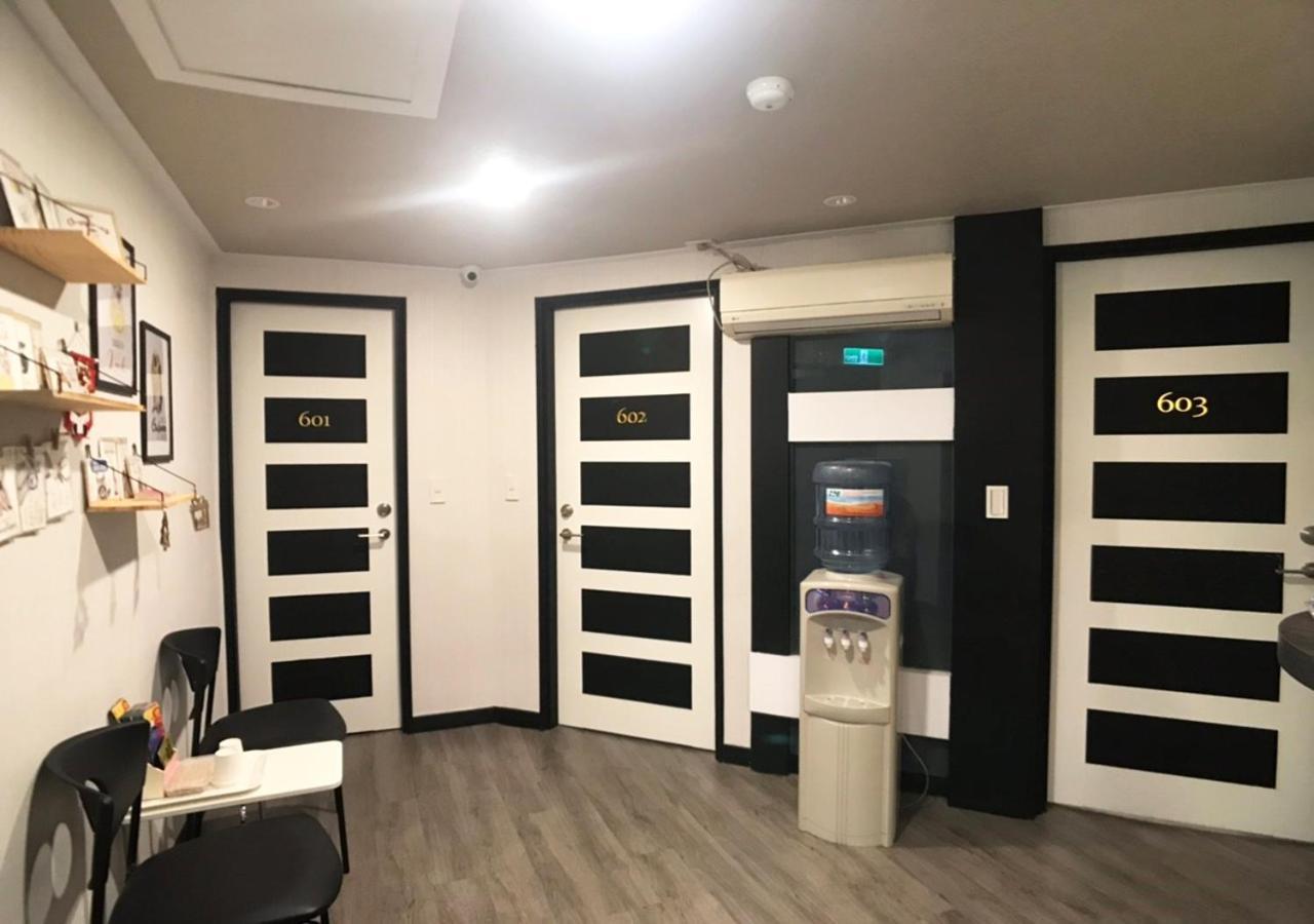 Huang Kai Hotel Тайчжун Екстер'єр фото